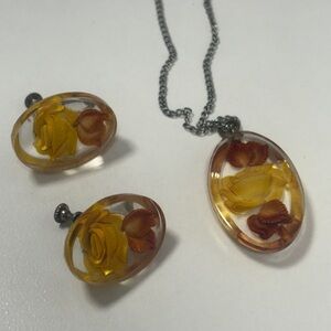 Vintage Lucite jewelry set w/ Yellow and Amber screw back earrings & necklace